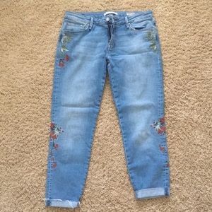 Flower embroidered cropped jeans